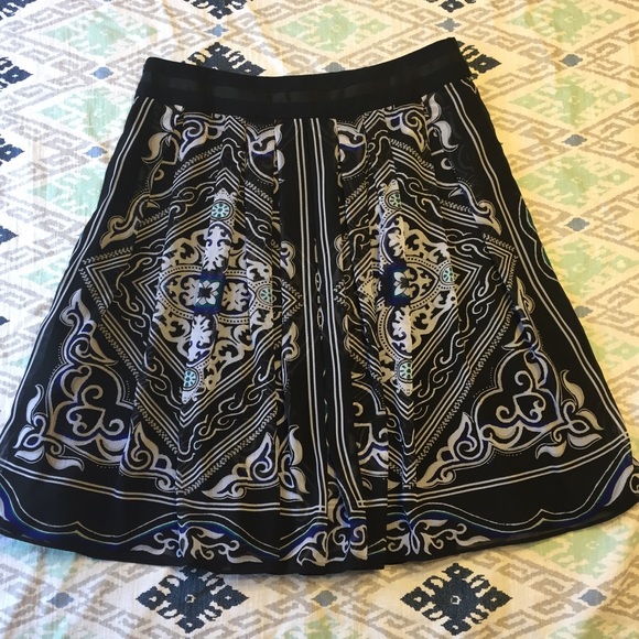 White House Black Market Elegant Skirt - Picture 6 of 7